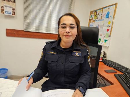 تعرفوا على ضابطة التحقيق مع القاصرين رنا زميرو من مدينة قلنسوة